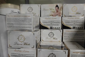 Núp bóng tiệm tạp hóa bỉm sữa để livestream bán hàng nghi nhập lậu