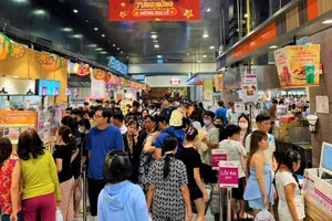 Lý do người dân đến siêu thị, trung tâm thương mại dịp Lễ 2-9 tăng đến 200%