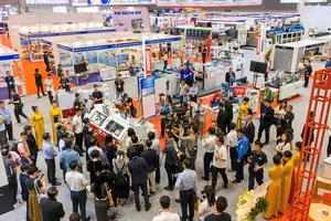 Khách tham quan triển lãm ngành bao bì