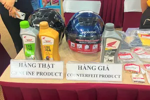 Mua điện thoại Vertu giả với giá...1 triệu đồng để 'phông bạt'?