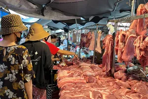 Ngày 26 Tết, giá thịt heo tăng mạnh