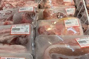 Giá heo hơi tăng, Việt Nam nhập khẩu thịt heo đông lạnh hơn 100%