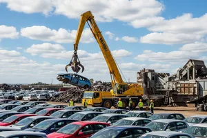 Đề xuất chủ xe ô tô 9 chỗ trở lên phải tái chế phương tiện khi hết niên hạn 