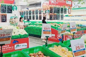 Ứng phó bão: Siêu thị thành kho dự trữ vệ tinh, giảm giá 33% hàng thiết yếu