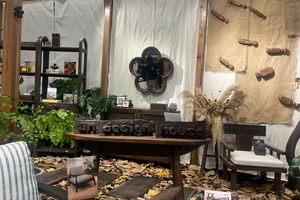 Độc đáo 'tái sinh' gỗ từ tàu thuyền cũ thành đồ nội thất