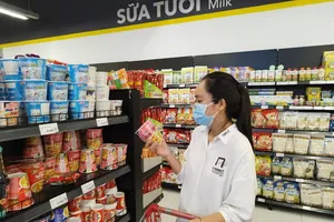 Xăng tăng kéo theo bão giá, sinh viên than trời thắt chặt chi tiêu 