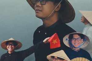 Hành trình 8.000km mang áo dài Việt đi khắp nơi của chàng trai xứ biển 