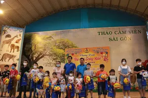 Đoàn Khối Doanh nghiệp TP.HCM tổ chức hội trăng rằm cho con em người lao động