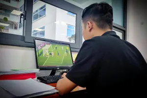 Dân văn phòng ngày đi làm, tối thức khuya xem World Cup