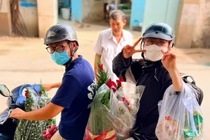 Giới trẻ chi tiền triệu trang trí Giáng sinh