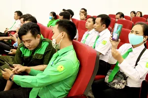 Người lao động khó khăn trải nghiệm mua sắm Tết online miễn phí