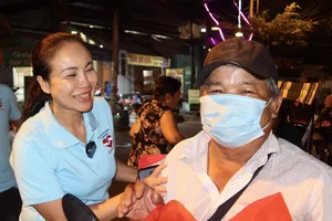 Đêm giao thừa thầm lặng của những người không Tết