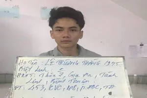 Chủ quán ốc đột nhập cửa hàng điện thoại xịn ở Thủ Đức