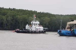 Vụ chìm tàu 8.000 tấn: Đã trục vớt 18 container bị chìm