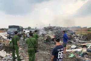 Hàng trăm tấn chất thải rắn công nghiệp được đốt sai quy định