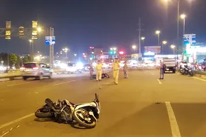Thủ Đức: Xe tải tông liên tiếp ba xe máy