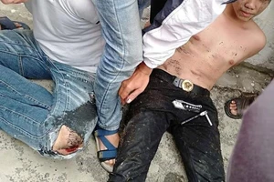 Người dân bắt kẻ mặc áo Grab dàn cảnh trộm xe máy ở Thủ Đức