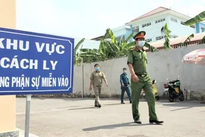An ninh nghiêm ngặt tại khu cách ly KTX Đại học Quốc gia