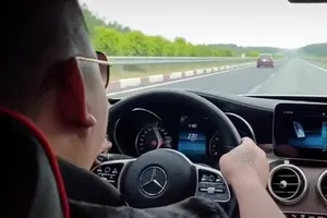 Cục CSGT truy tìm xe Mercedes chạy 234 km/giờ trên cao tốc
