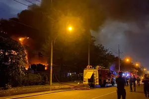 Cả trăm cảnh sát dập lửa trong khu chế xuất Tân Thuận