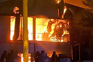 Cảnh sát PCCC bị thương khi chữa cháy ở KCX Tân Thuận 