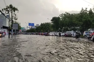 Hình ảnh nhiều nơi tại TP.HCM ngập nặng do mưa lớn