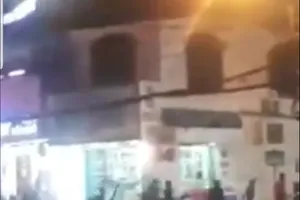 Nhóm thanh niên cầm hung khí rượt đuổi nhau tại quận 9