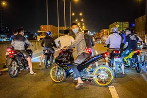 Cục CSGT mời 'quái xế' chặn cao tốc để đua xe lên làm việc