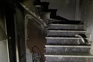 Nhiều đồ đạc trong nhà bị thiêu rụi, rất may không có thương vong về người. Ảnh: PCCC