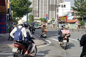 Chỉ còn 200.000 đồng, 2 chị em sinh viên muốn về quê nhưng không được