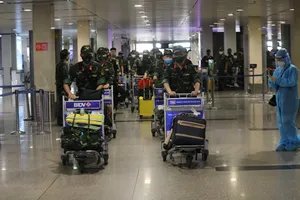 300 cán bộ Quân y đã vào tới TP.HCM tham gia chống dịch