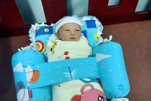 Xót lòng cháu bé 4 ngày tuổi bị bỏ rơi ở TP Thủ Đức