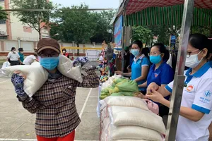 TP Thủ Đức tổ chức đổi rác lấy gạo, duy trì 'ATM gạo' miễn phí 