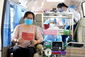 Cô giáo 38 lần, bà bán vé số 15 lần hiến máu nhân đạo