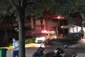 Bé gái 13 tuổi rơi từ tầng 28 chung cư ở Thủ Đức