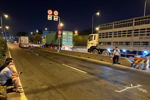 Nam thanh niên chạy xe máy tử vong trong làn ô tô ở Thủ Đức