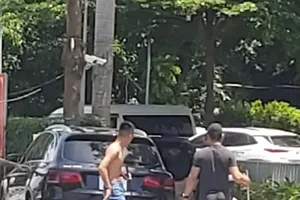 Xịt hơi cay, tấn công tài xế và người can ngăn bằng hung khí sau va chạm giao thông