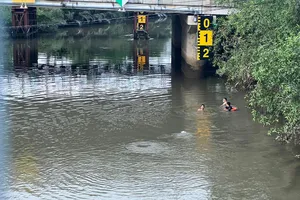 Bé gái mất tích hơn 24 giờ bỗng dưng xuất hiện tại vị trí cũ