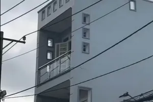 Thanh niên 27 tuổi tử vong trong căn phòng bốc khói