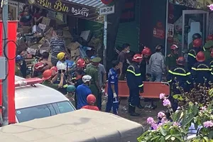 Vụ sập trần cửa hàng tiện lợi ở quận 4, 1 nữ nạn nhân tử vong