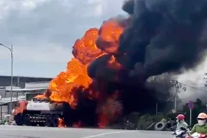 Vụ cháy xe bồn chở xăng dầu tại Nhà Bè: 1 người bị thương
