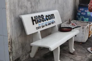 Công an Thủ Đức cảnh báo: Dán, phát quảng cáo trái phép có thể bị xử lý hình sự