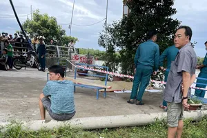 2 bé trai đuối nước khi tắm sông tại huyện Nhà Bè