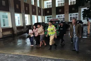 Đồng đội, người thân trắng đêm bên 3 CSGT hy sinh trong vụ sạt lở trên đèo Bảo Lộc