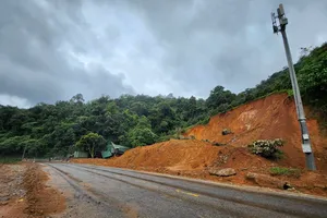 Điểm sạt lở chốt CSGT đèo Bảo Lộc đã dọn xong, chờ thông xe