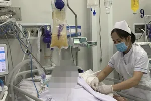 9 cháu nghi ngộ độc, 1 cháu tử vong sau khi ăn bánh Trung thu 