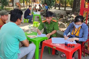 Bị CSGT kiểm tra nồng độ cồn, tài xế nói 'về đi cho người ta làm ăn'