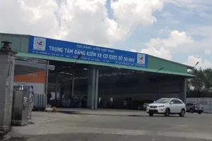 Khám xét, khởi tố 4 người của Trung tâm đăng kiểm 5004V ở Thủ Đức