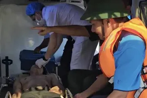 Ly dị vợ, nhảy cầu tự tử thì được bộ đội cứu