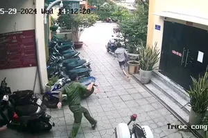 Nghi phạm tẩu thoát khi đang bị tạm giữ, công an chạy theo khống chế